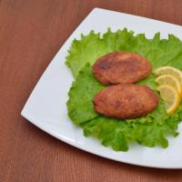 Recipes for pink salmon cutlets with cheese, rice, cottage cheese, squid and herbs